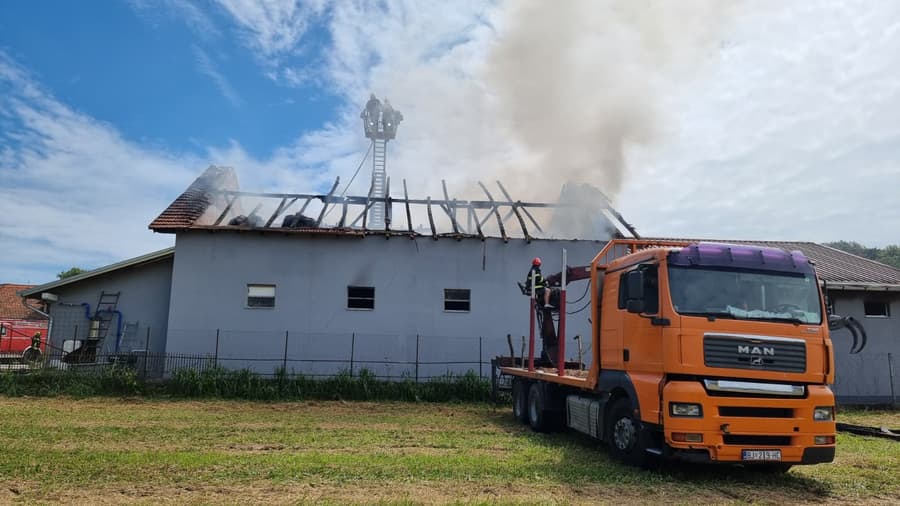 Gašenje požara gospodarskog objekta